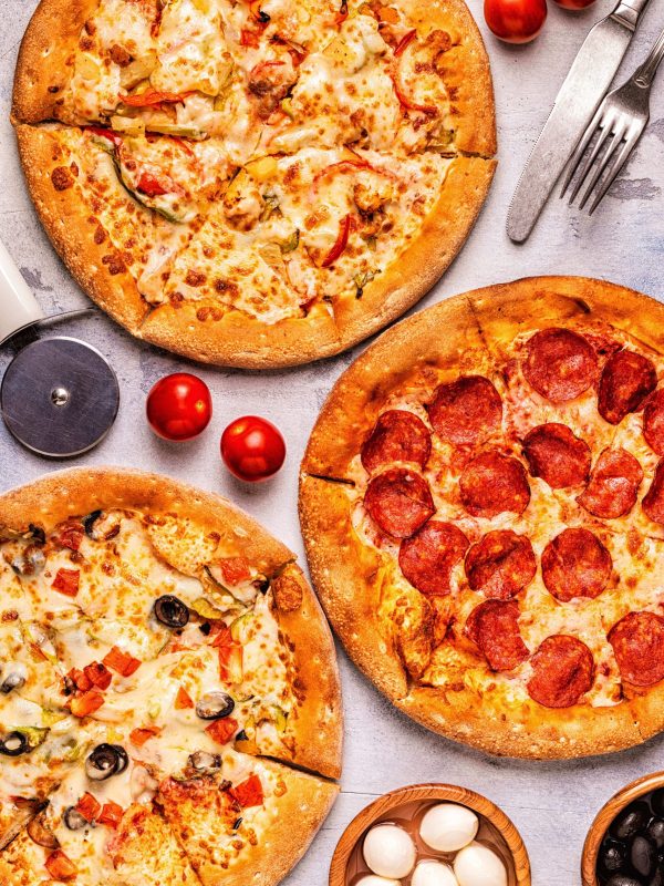 set-different-pizzas-pepperoni-vegetarian-chicken-with-vegetables (3)
